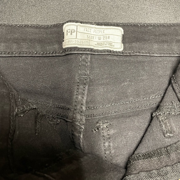 Free People Black Skinny Jeans - Size 25R - Picture 4 of 6